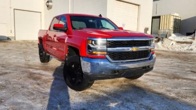 2017 Chevy Silverado 1500 LT 4WD Crew Cab – No Accidents!