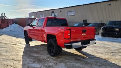 2017 Chevy Silverado 1500 LT 4WD Crew Cab – No Accidents!