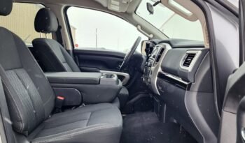 2017 Nissan Titan SV Crew Cab 4WD – No Accidents full