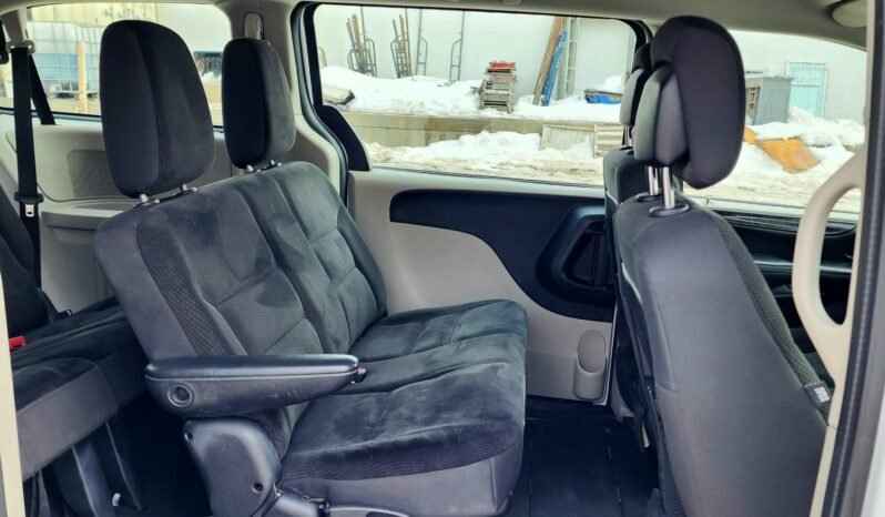 2017 Dodge Grand Caravan SE full