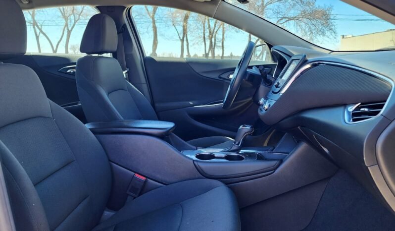 2017 Chevy Malibu 1LT Sedan full