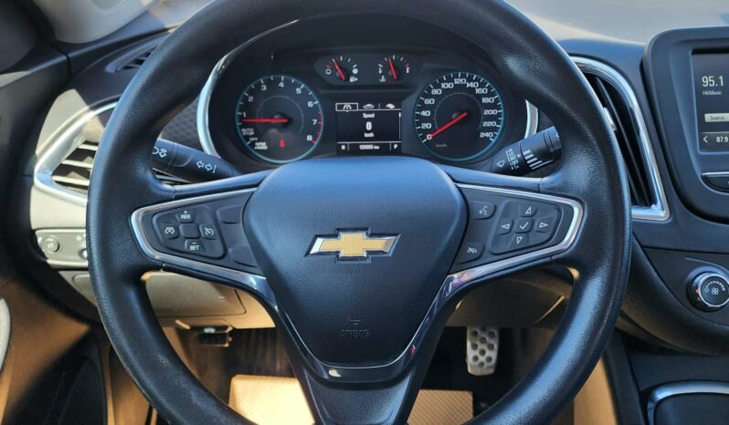 2017 Chevy Malibu 1LT Sedan full