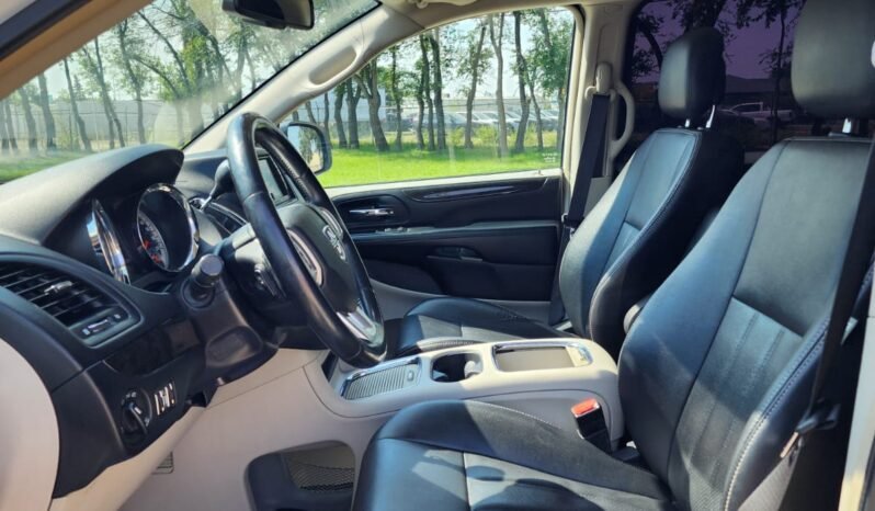 2015 Dodge Grand Caravan Crew full