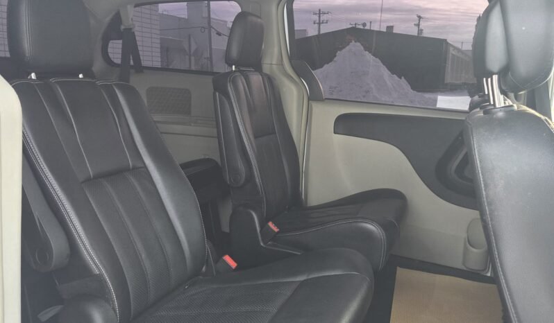 2015 Dodge Grand Caravan Crew full