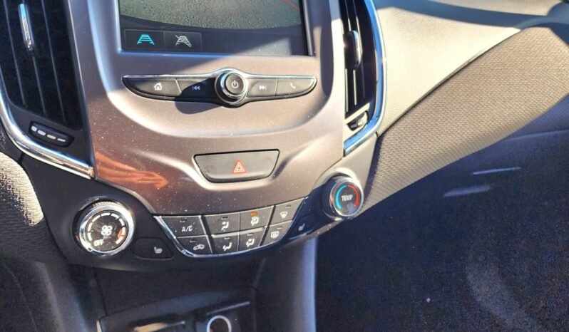 2017 Chevy Cruze LT Hatchback full