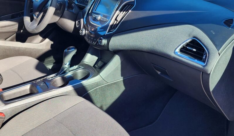 2017 Chevy Cruze LT Hatchback full