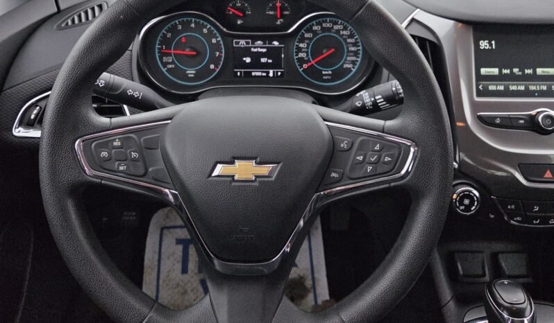 2017 Chevy Cruze LT Hatchback full