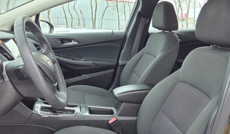 2017 Chevy Cruze LT Hatchback full