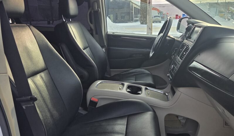 2015 Dodge Grand Caravan Crew full