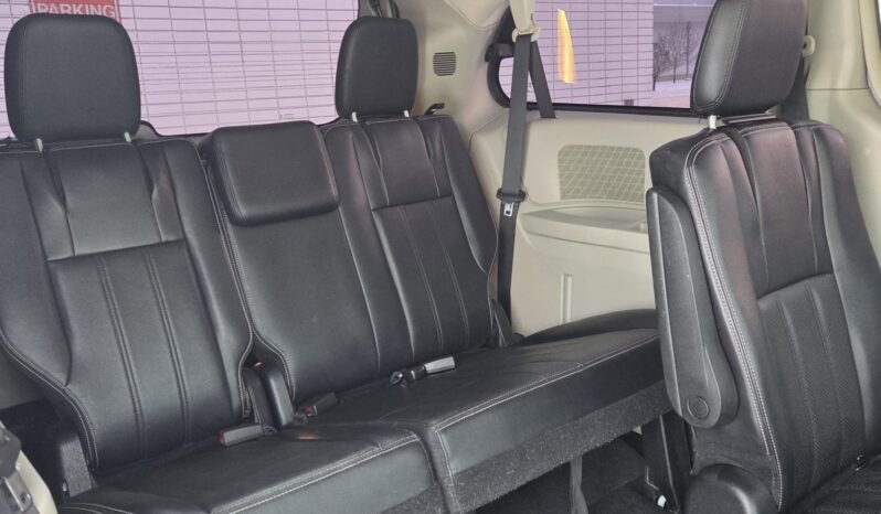 2015 Dodge Grand Caravan Crew full