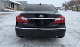 2013 Hyundai Genesis Premium Sedan