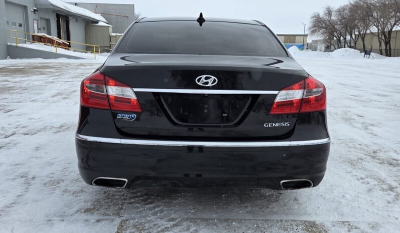 2013 Hyundai Genesis Premium Sedan full
