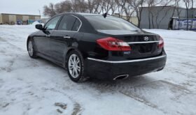 2013 Hyundai Genesis Premium Sedan