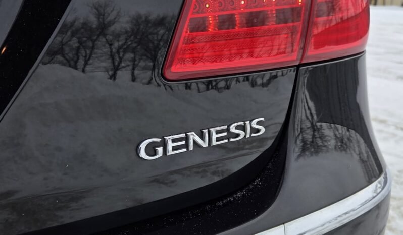 2013 Hyundai Genesis Premium Sedan full