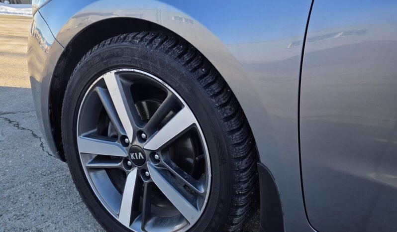 2017 Kia Forte EX Sedan full