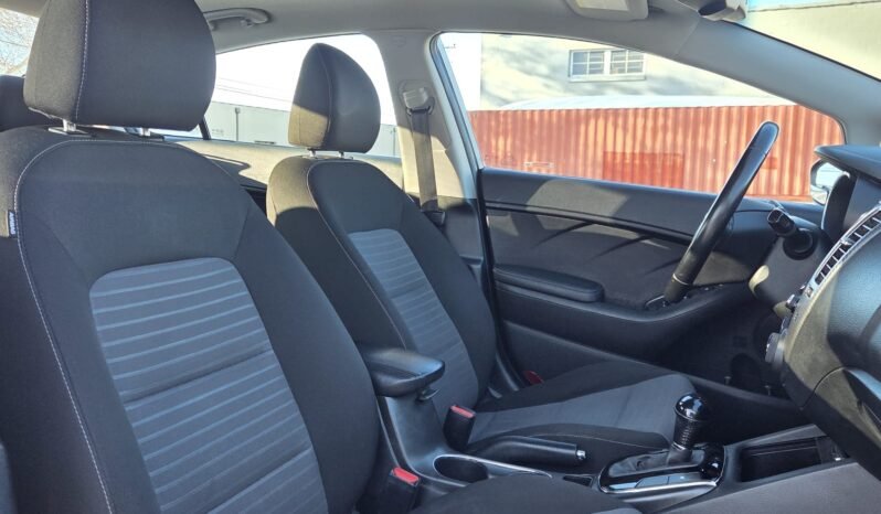 2017 Kia Forte EX Sedan full