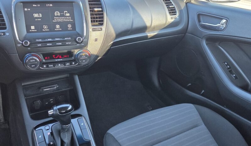 2017 Kia Forte EX Sedan full