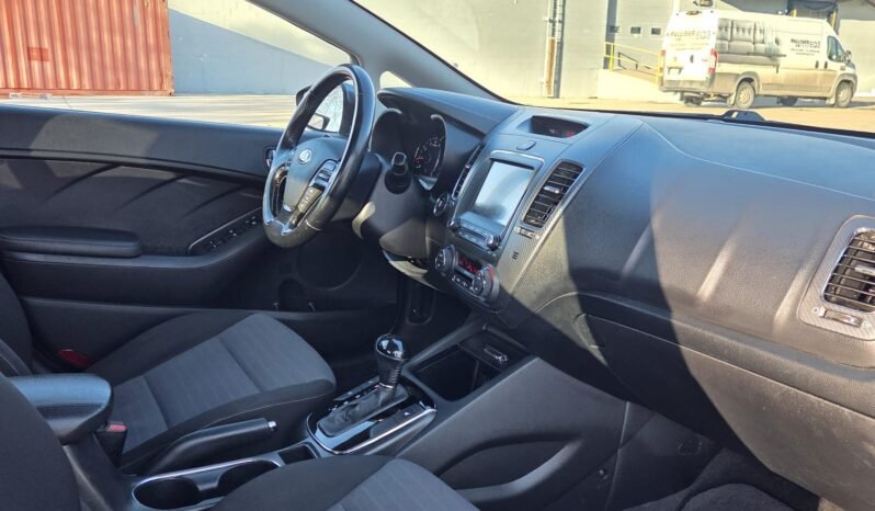 2017 Kia Forte EX Sedan full