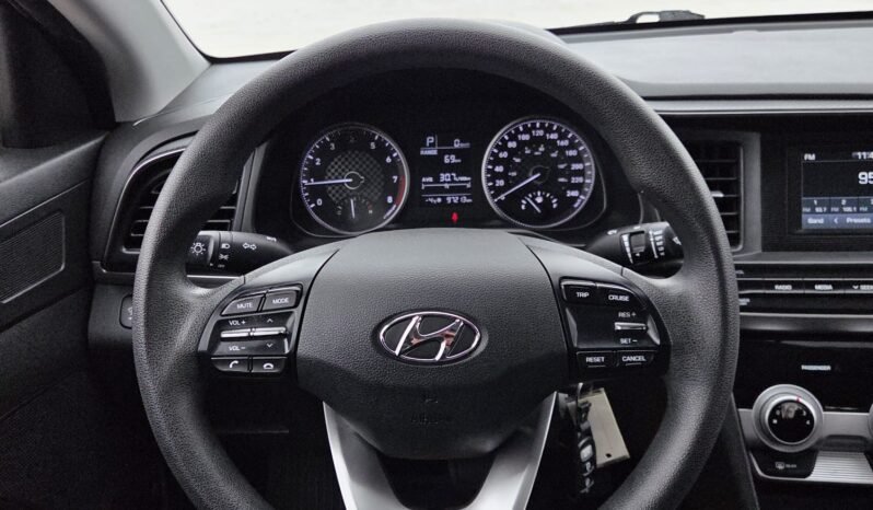 2019 Hyundai Elantra SE Sedan full