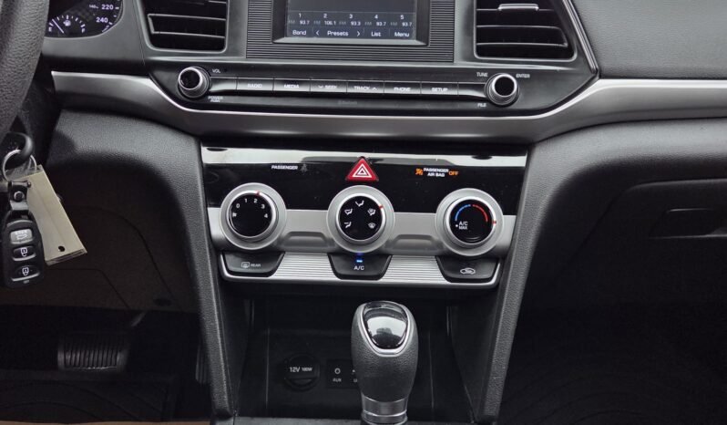 2019 Hyundai Elantra SE Sedan full