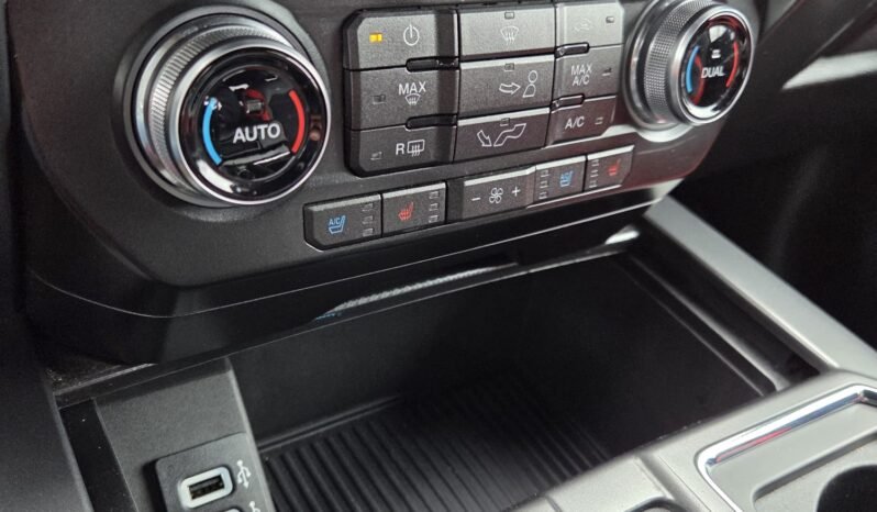 2017 Ford F150 Lariat Sport CrewCab 4WD full