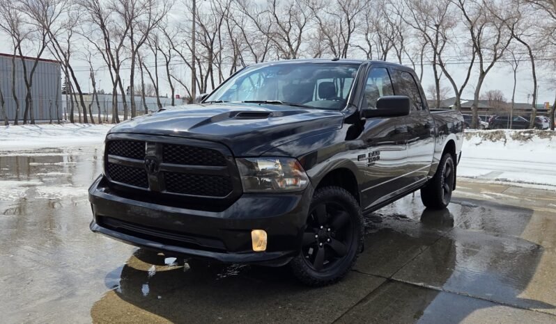 2022 Ram 1500 Classic Express CrewCab 4WD full