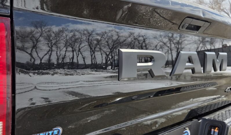 2022 Ram 1500 Classic Express CrewCab 4WD full