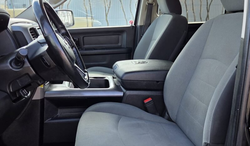 2022 Ram 1500 Classic Express CrewCab 4WD full