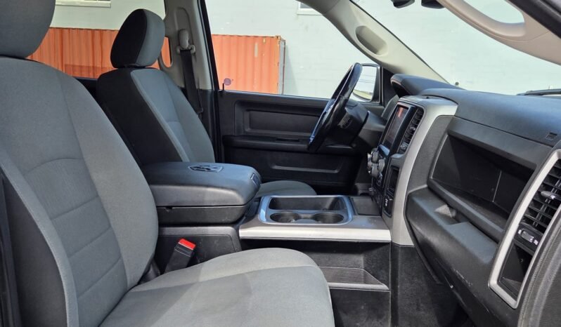 2022 Ram 1500 Classic Express CrewCab 4WD full