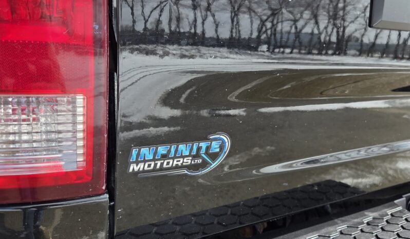 2022 Ram 1500 Classic Express CrewCab 4WD full