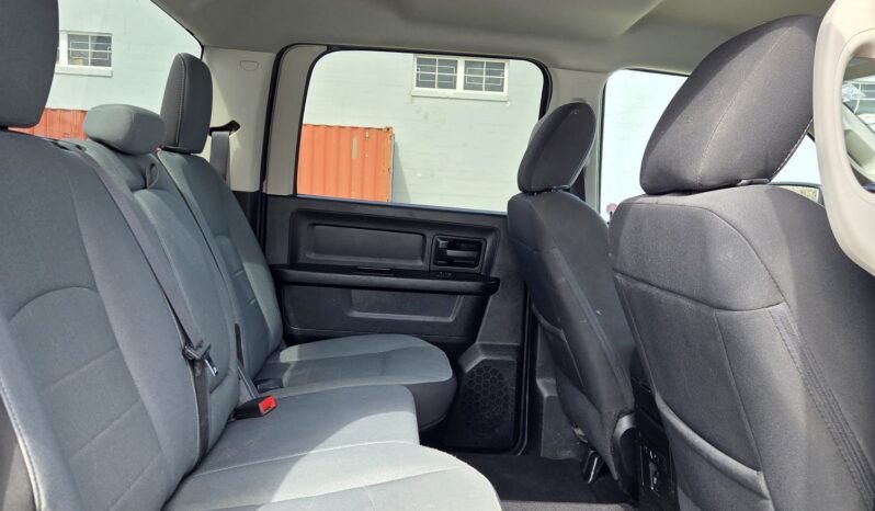 2022 Ram 1500 Classic Express CrewCab 4WD full