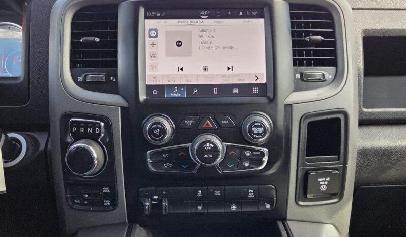 2022 Ram 1500 Classic Express CrewCab 4WD full