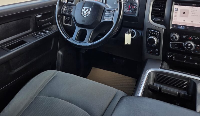 2022 Ram 1500 Classic Express CrewCab 4WD full