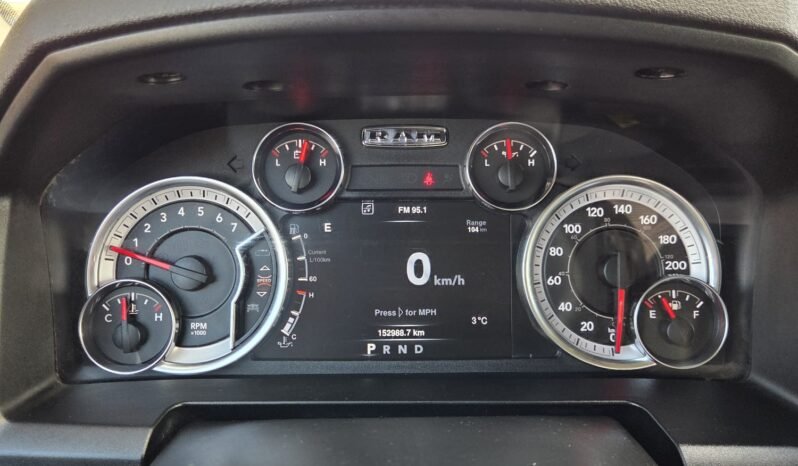 2022 Ram 1500 Classic Express CrewCab 4WD full