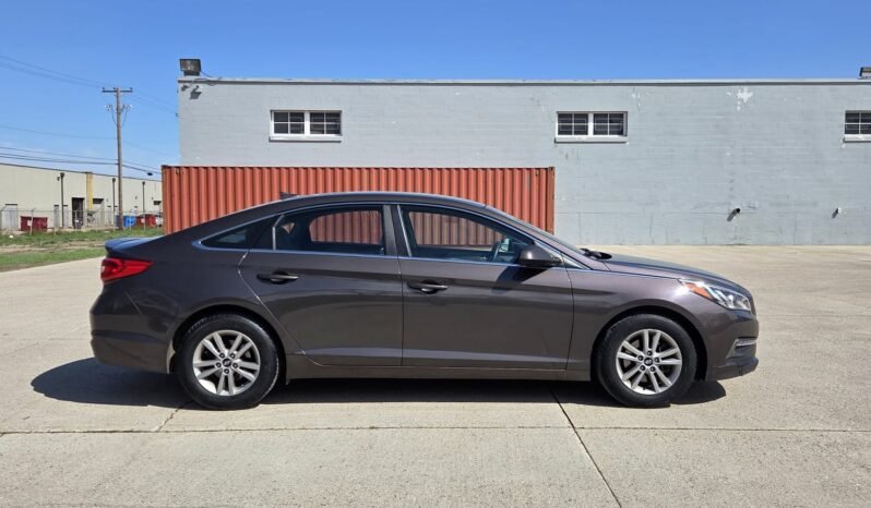 2015 Hyundai Sonata GL Sedan full