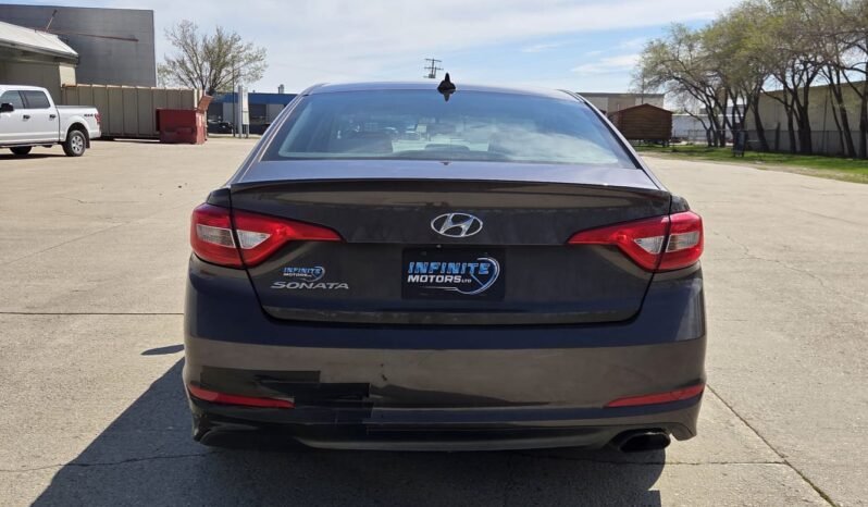 2015 Hyundai Sonata GL Sedan full
