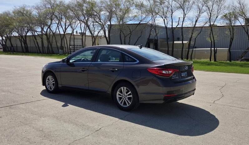 2015 Hyundai Sonata GL Sedan full