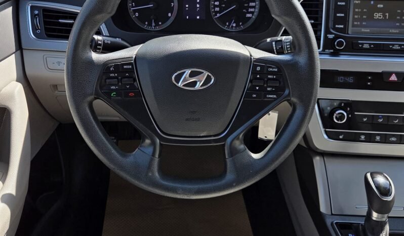2015 Hyundai Sonata GL Sedan full