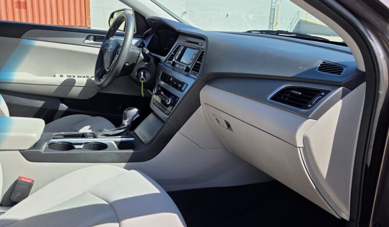 2015 Hyundai Sonata GL Sedan full