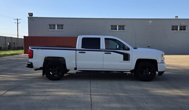 2018 Chevy Silverado 1500 Custom Crew Cab 4WD full