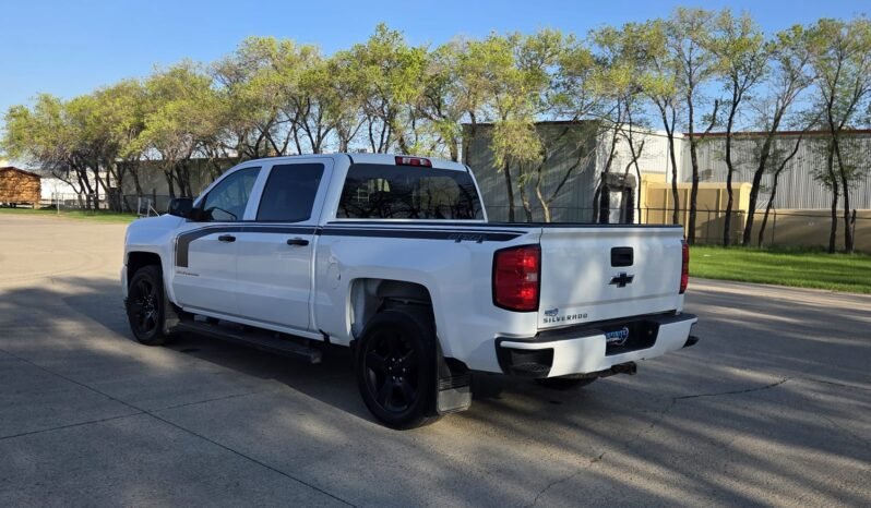 2018 Chevy Silverado 1500 Custom Crew Cab 4WD full