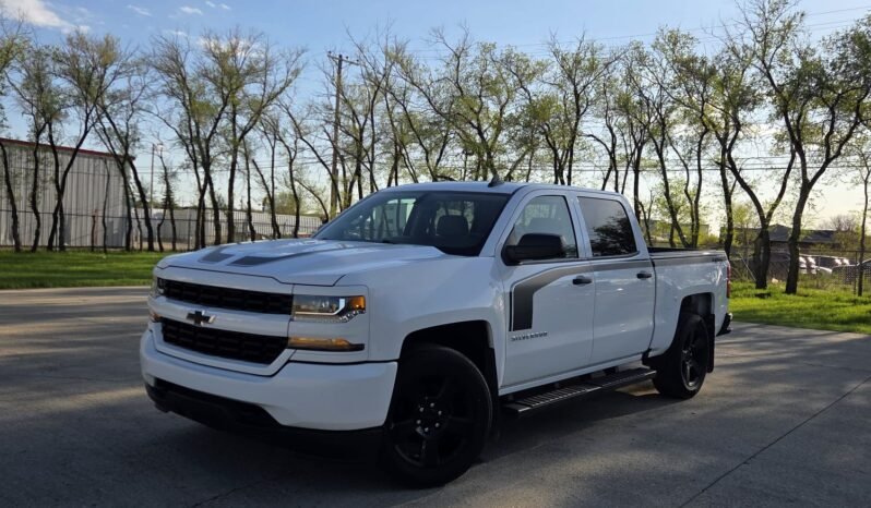 2018 Chevy Silverado 1500 Custom Crew Cab 4WD full