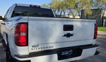 2018 Chevy Silverado 1500 Custom Crew Cab 4WD full