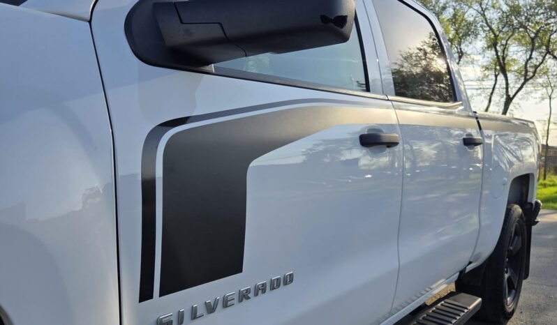 2018 Chevy Silverado 1500 Custom Crew Cab 4WD full