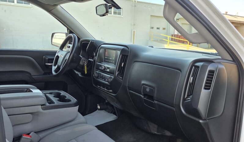 2018 Chevy Silverado 1500 Custom Crew Cab 4WD full