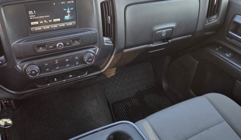 2018 Chevy Silverado 1500 Custom Crew Cab 4WD full
