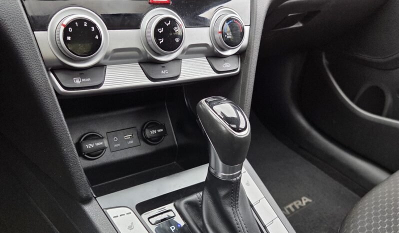 2020 Hyundai Elantra Preferred Sedan full