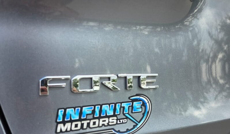 2017 Kia Forte EX Sedan full