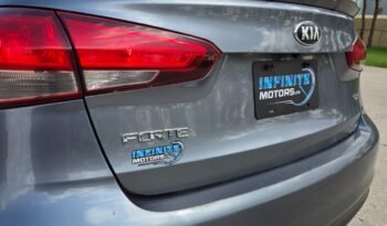 2017 Kia Forte EX Sedan full