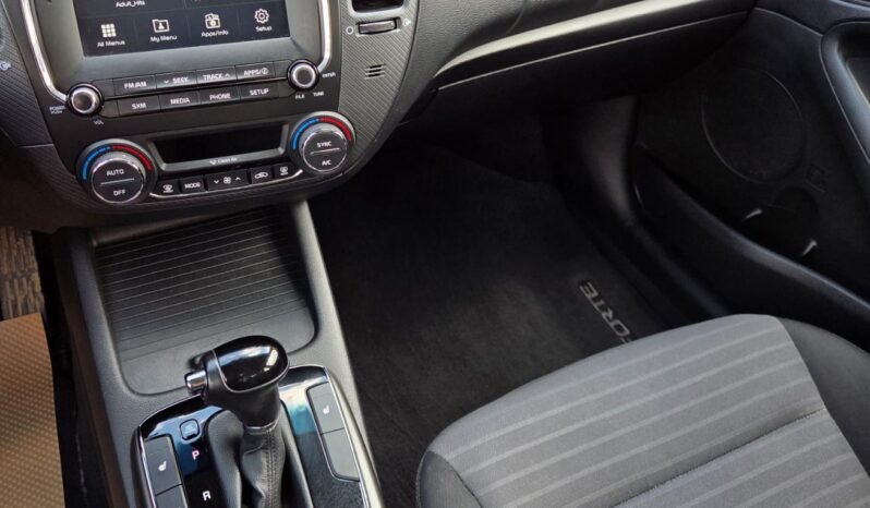 2017 Kia Forte EX Sedan full